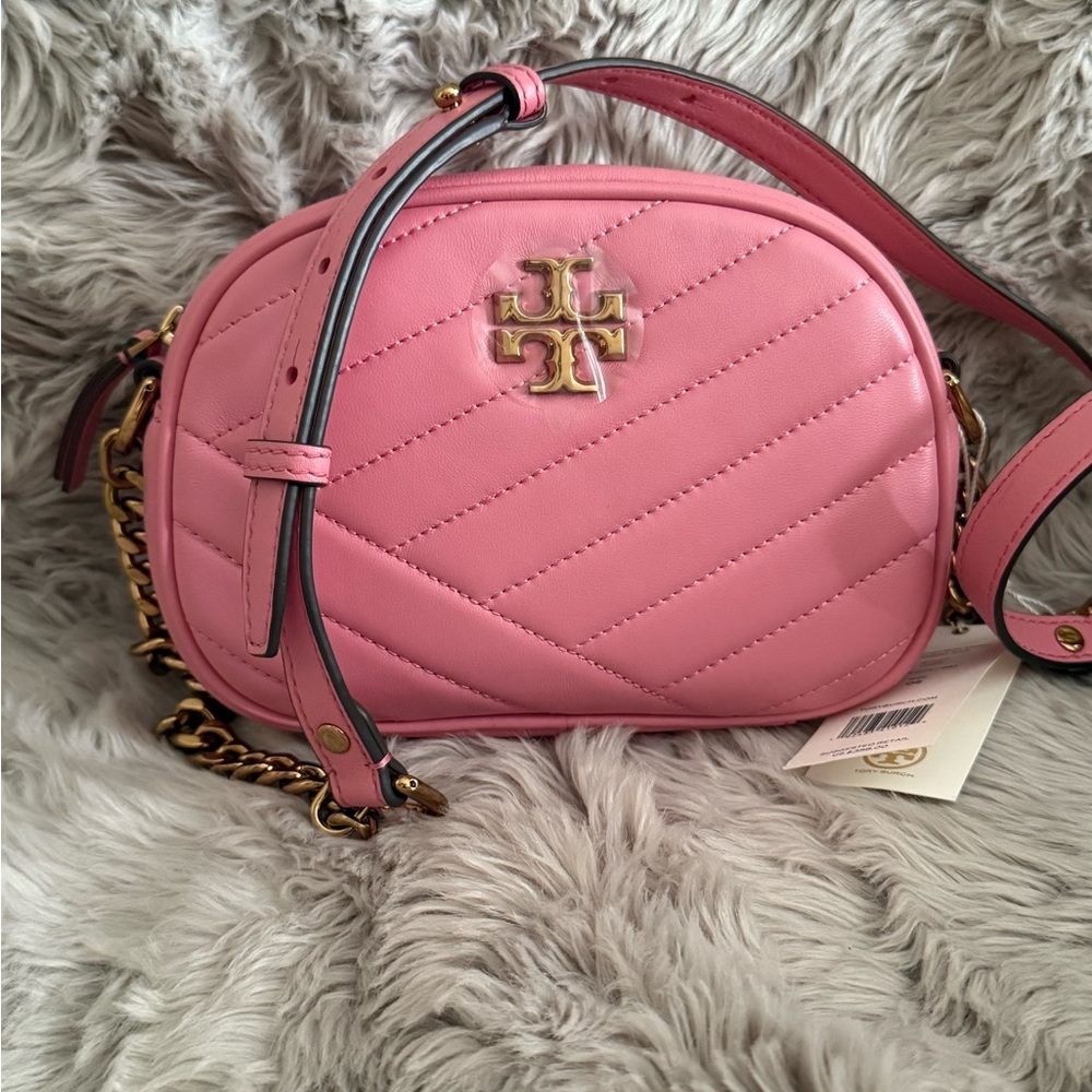 NWT Tory Burch Kira Chevron Camera Bag PINK CITY 
Dust bag included
